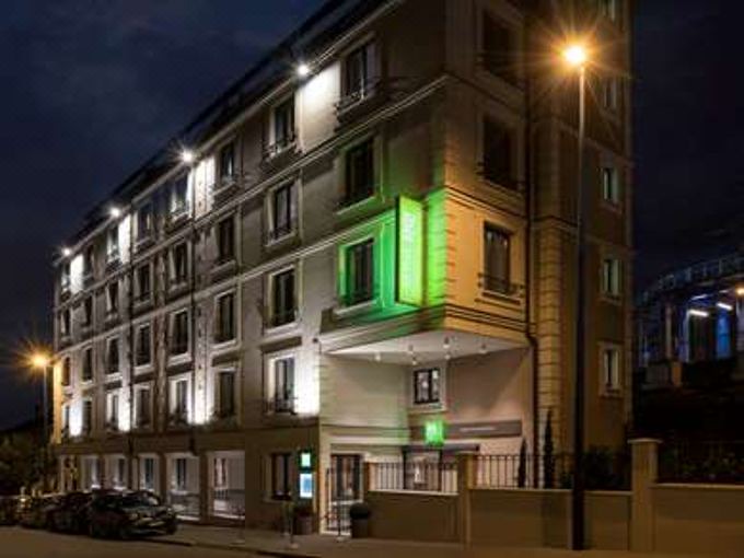 Photo of Buildings in Clamart