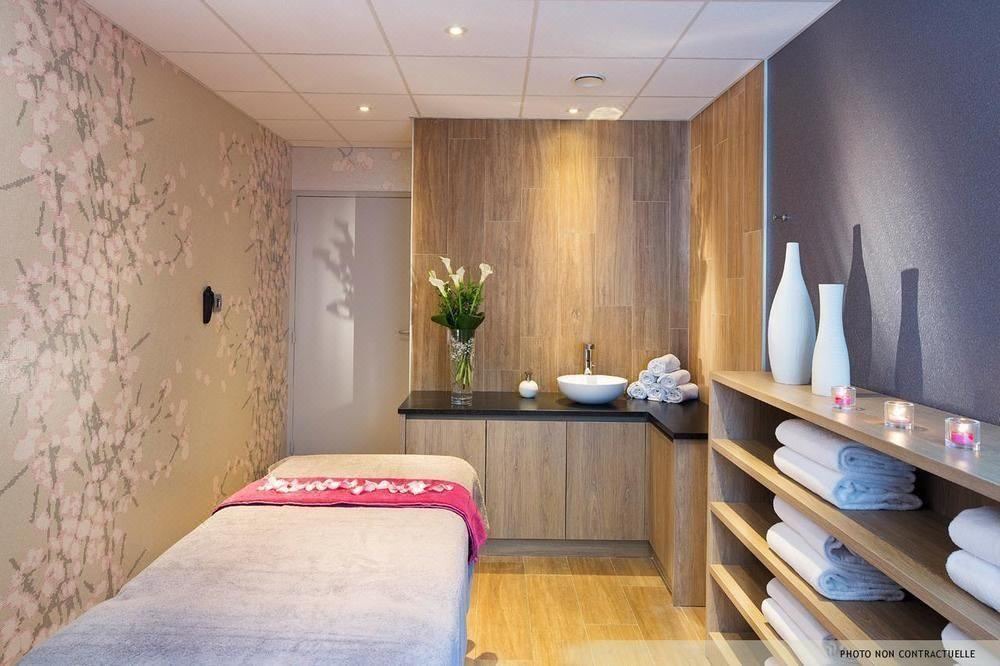 Photo of Bedroom in Le Mesnil-Amelot