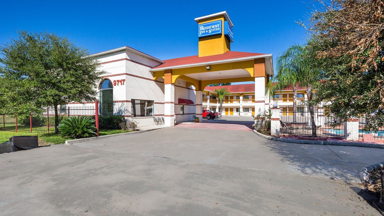 Photo of Buildings in FM 1960