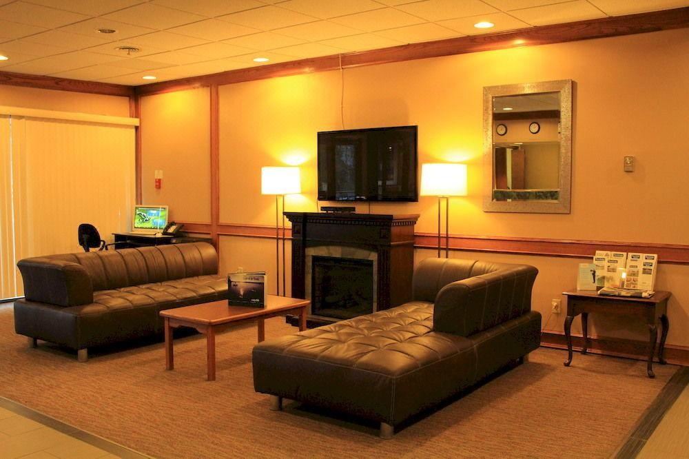 Photo of Livingroom in Kenora