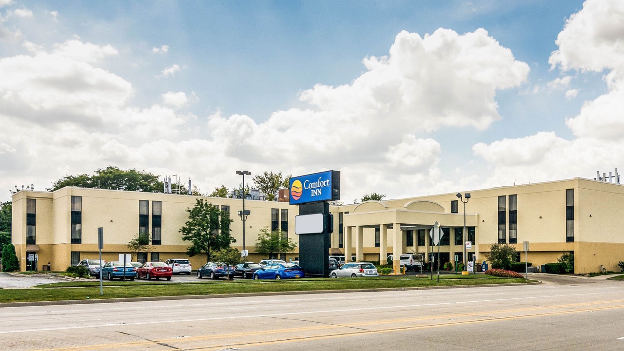 Photo of Buildings in Des Plaines