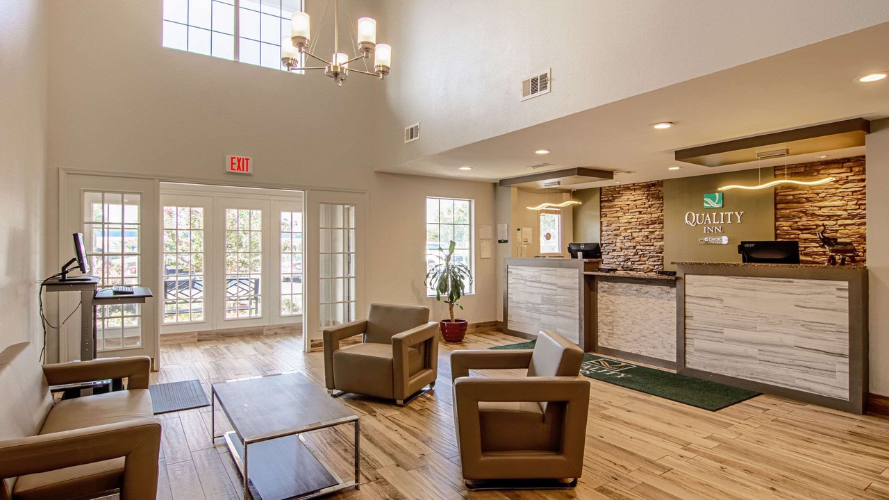 Photo of Livingroom in LaGrange