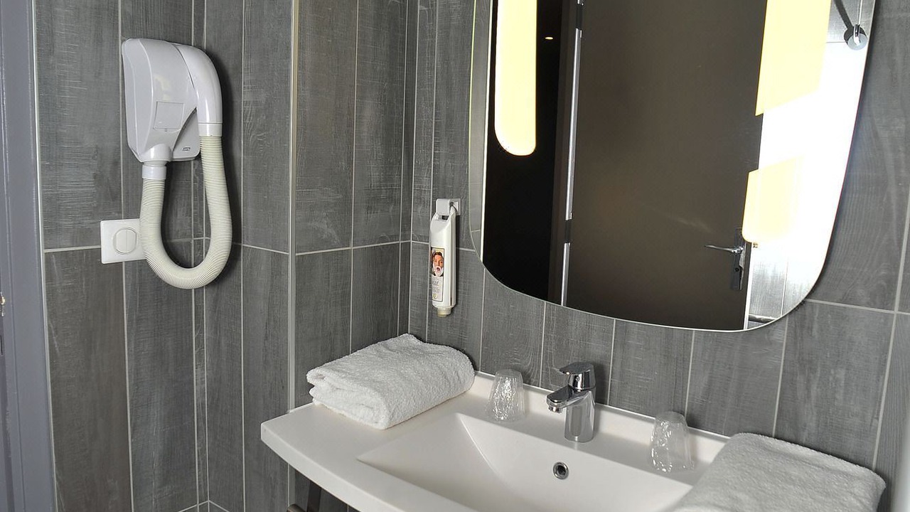 Photo of Bathroom in Saint Michel - Mairie