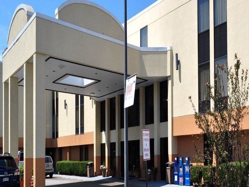 Photo of Buildings in Des Plaines