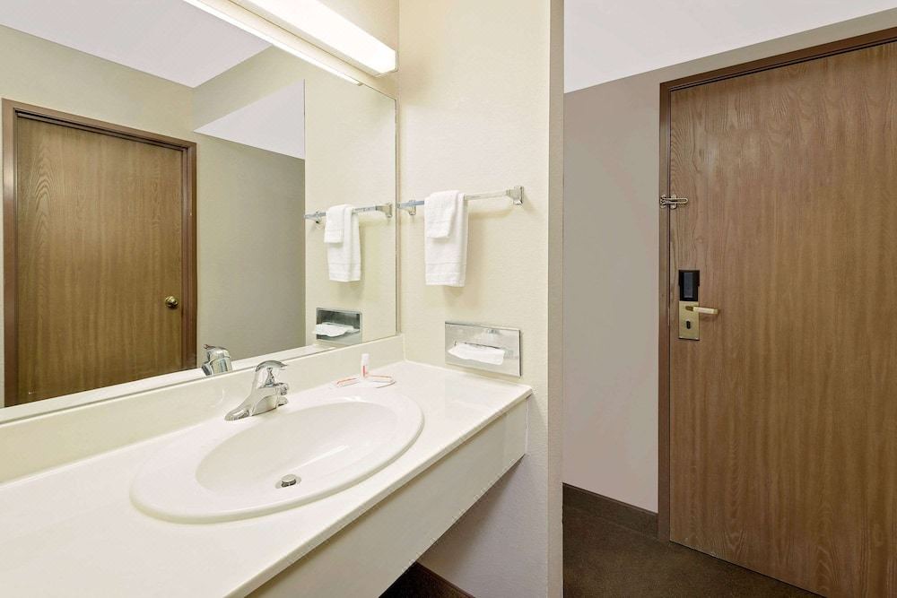 Photo of Bathroom in Boonville