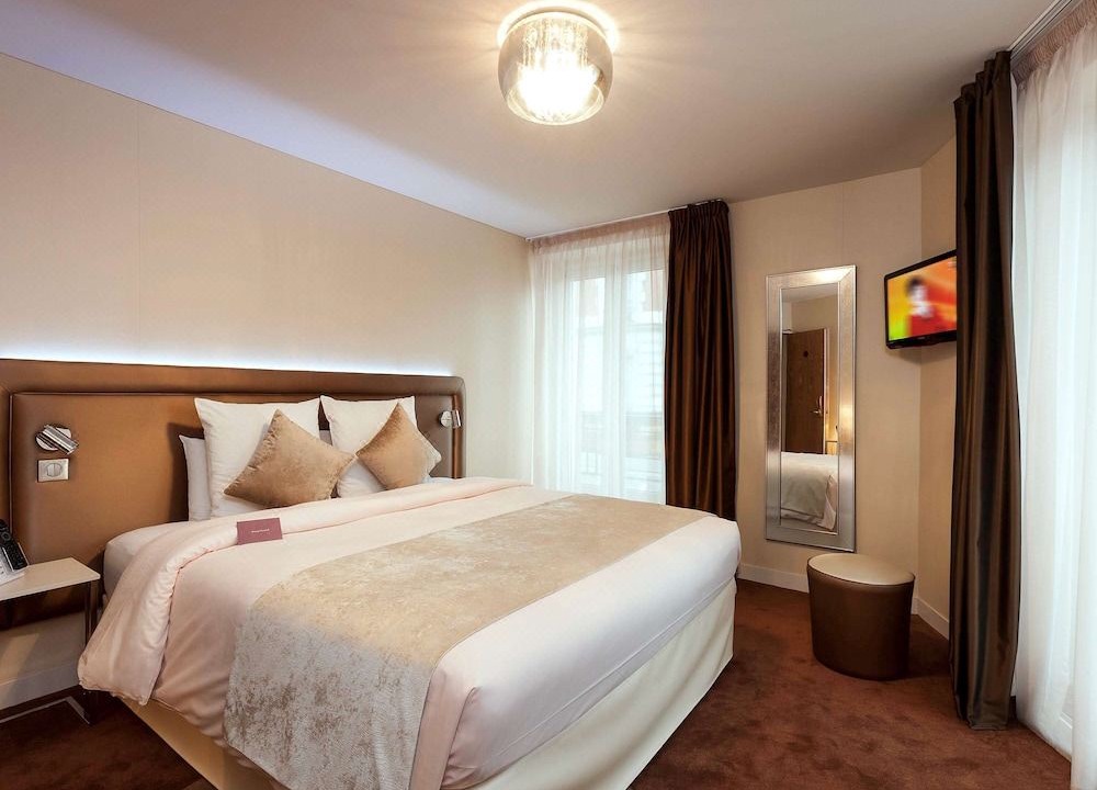 Photo of Bedroom in 13th Arrondissement