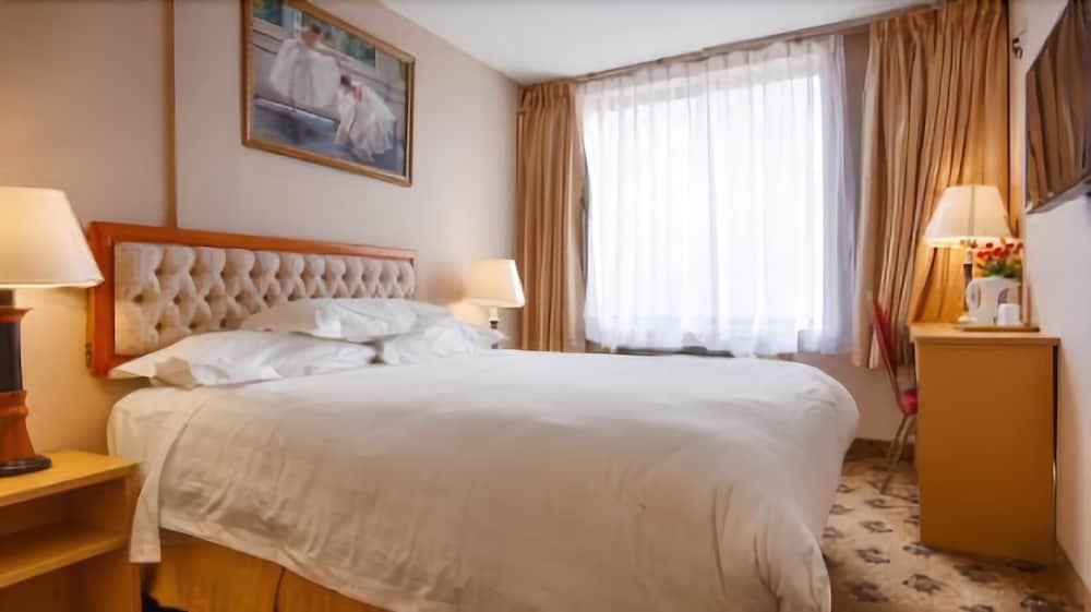 Photo of Bedroom in Flushing Chinatown