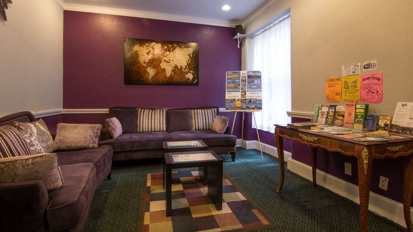 Photo of Livingroom in Lower Nob Hill