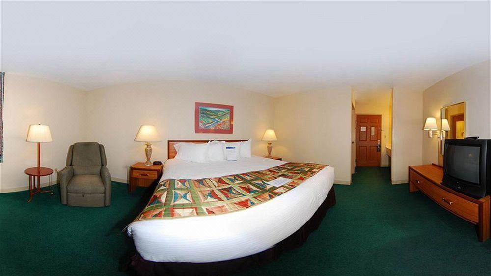 Photo of Others in Sullivan