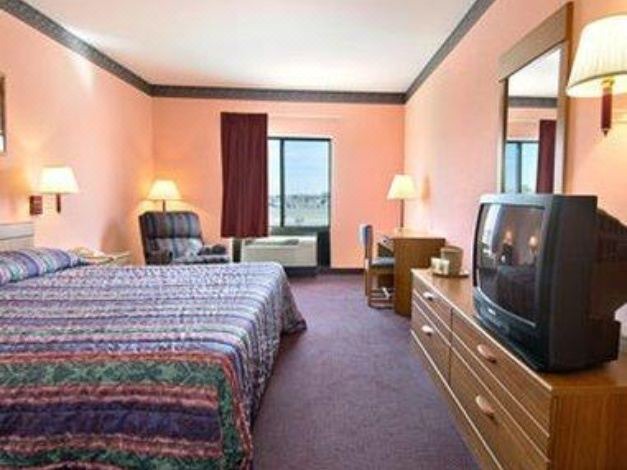 Photo of Bedroom in Lee's Summit