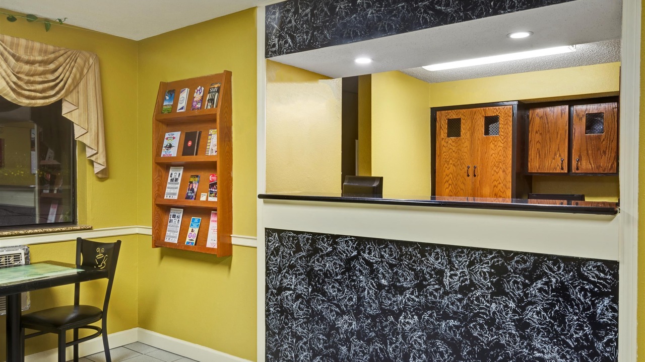 Photo of Livingroom in Torrington