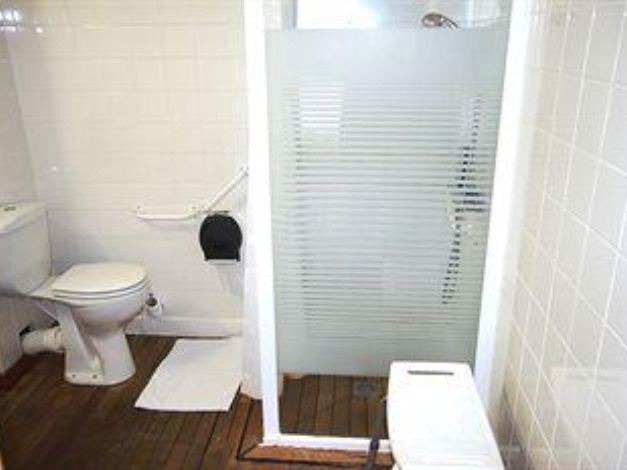 Photo of Bathroom in Peronne