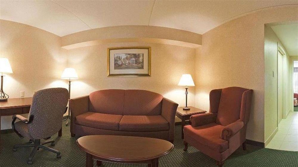 Photo of Livingroom in Halton Regional Municipality