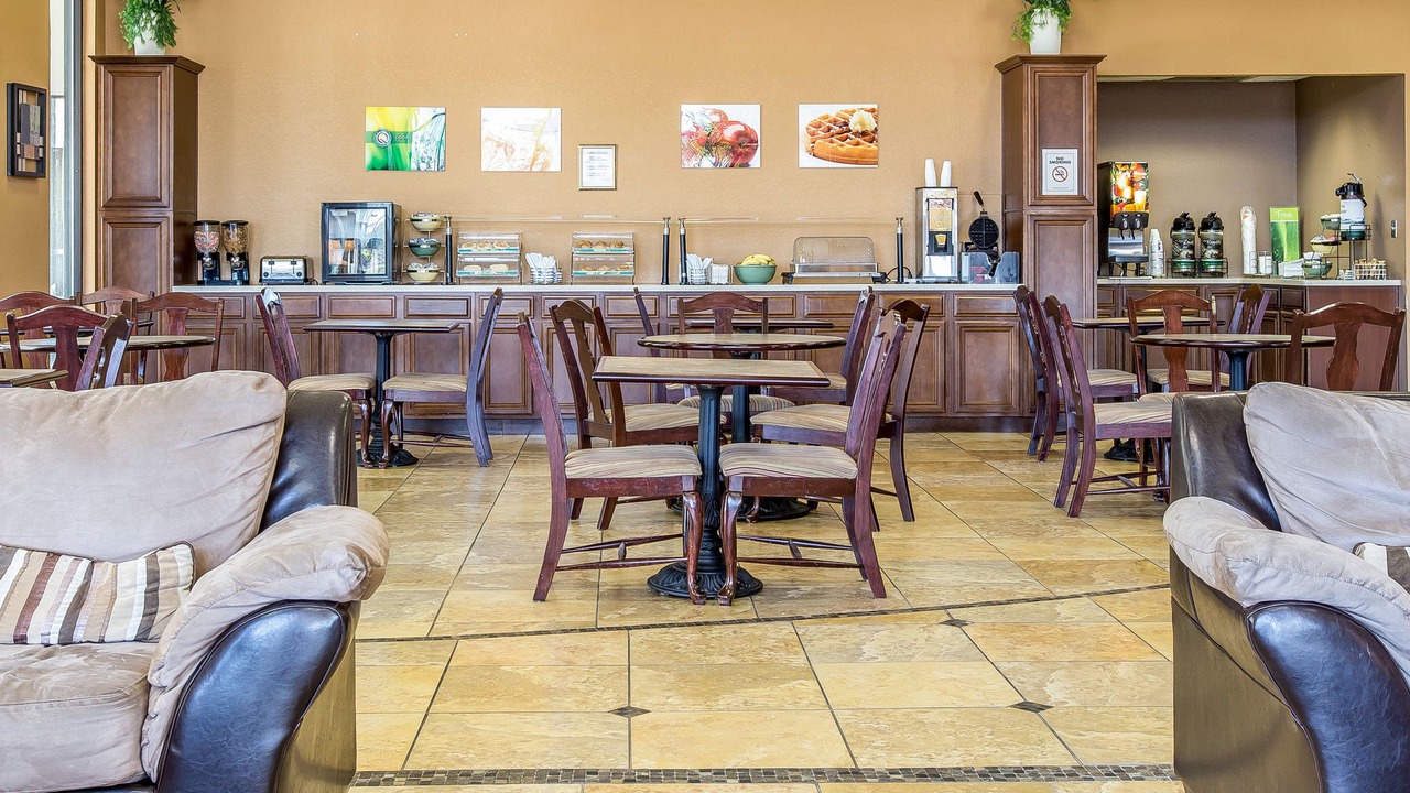 Photo of Livingroom in Perry