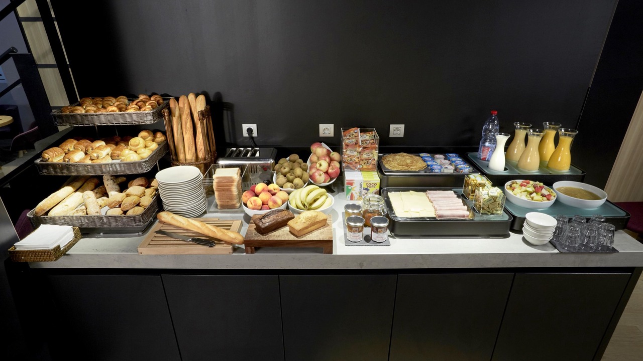 Photo of Others in 2nd Arrondissement