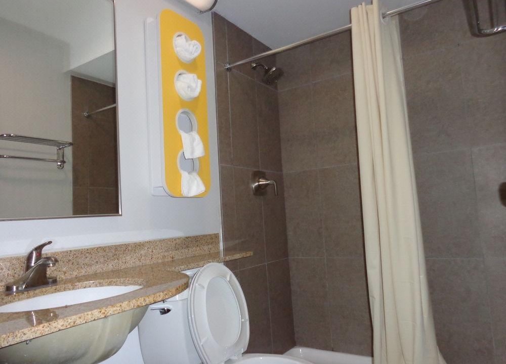 Photo of Bathroom in Calcium