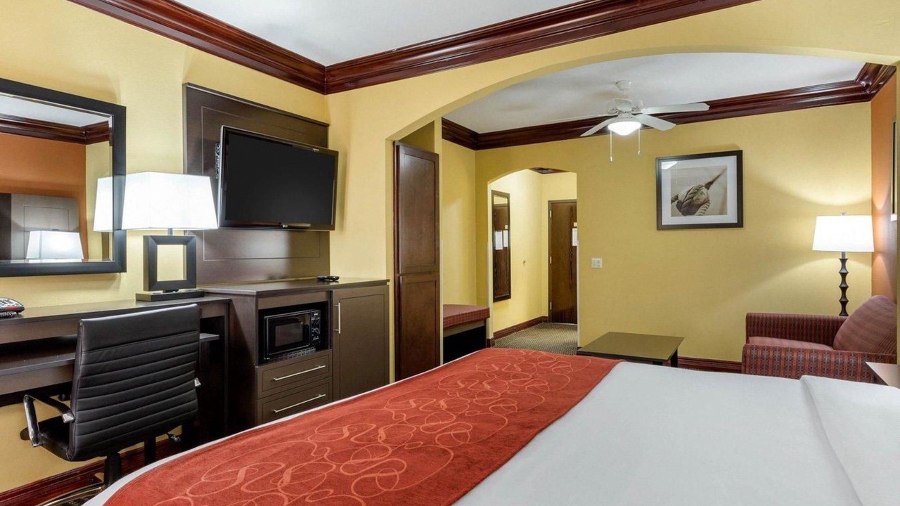 Photo of Bedroom in Lake Jackson