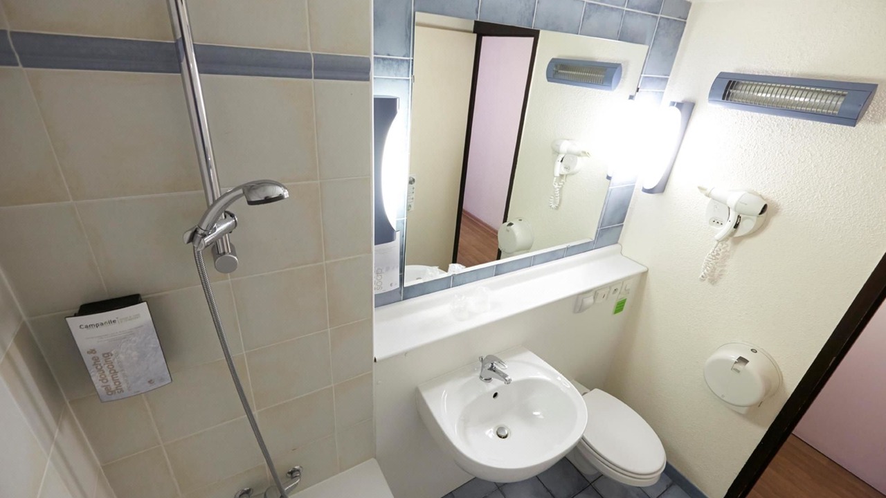 Photo of Bathroom in Yutz