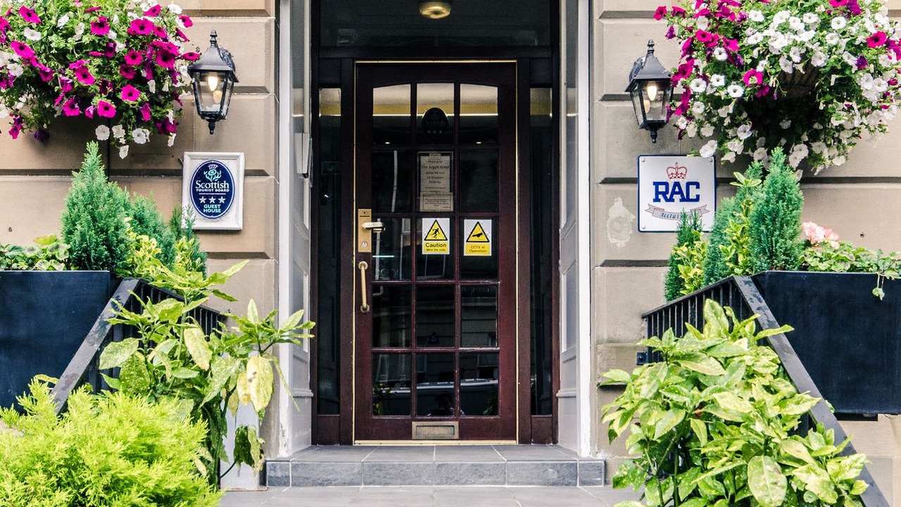 Photo of Buildings in Glasgow Westend