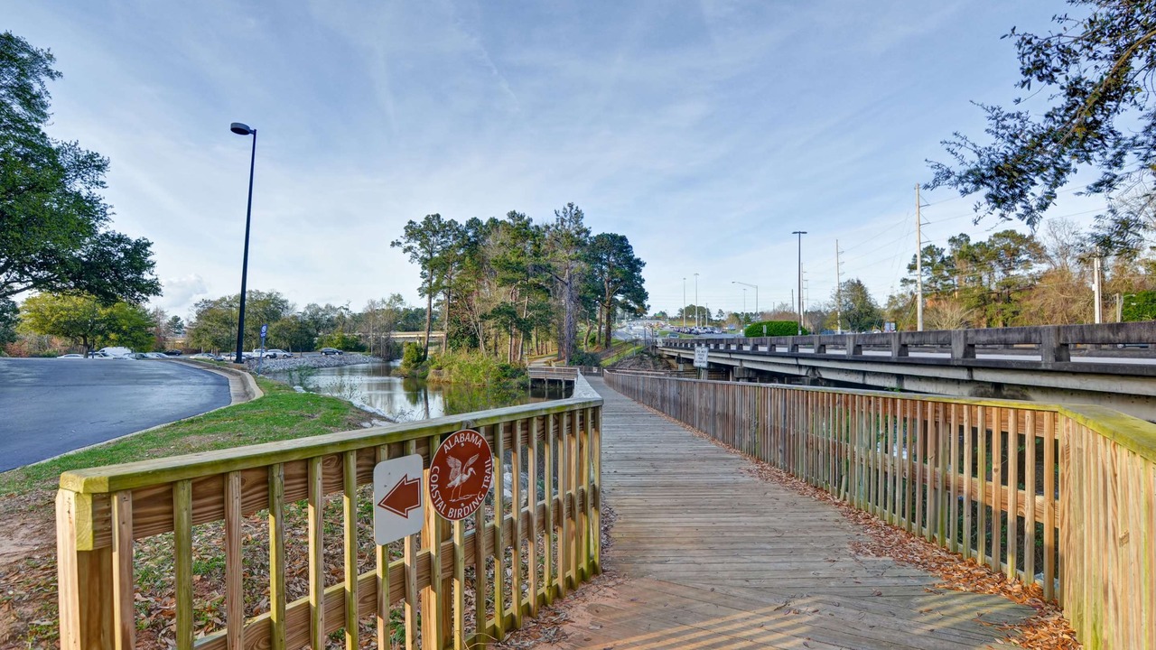 Photo of Others in Daphne