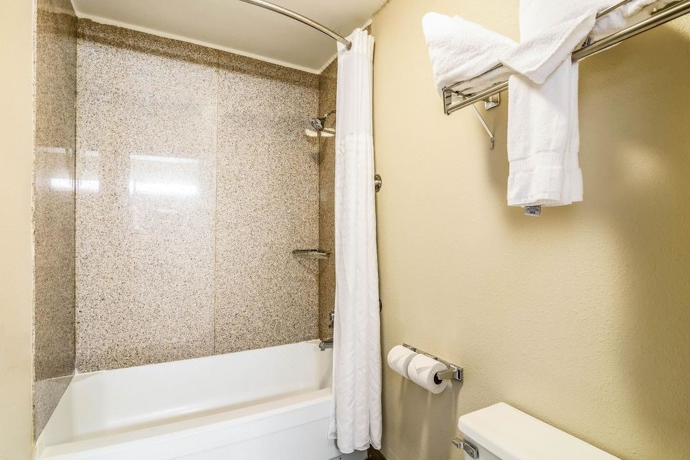 Photo of Bathroom in Des Plaines