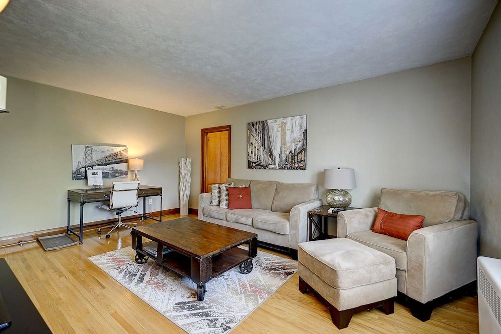 Photo of Livingroom in Barrie
