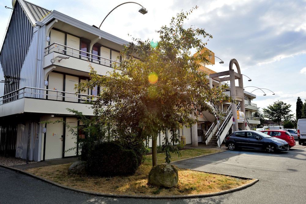 Photo of Buildings in Saint-Etienne-du-Rouvray
