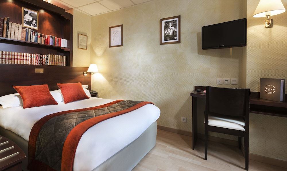Photo of Bedroom in 13th Arrondissement