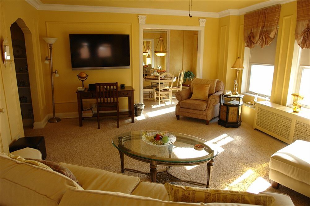 Photo of Livingroom in Yankee Hill