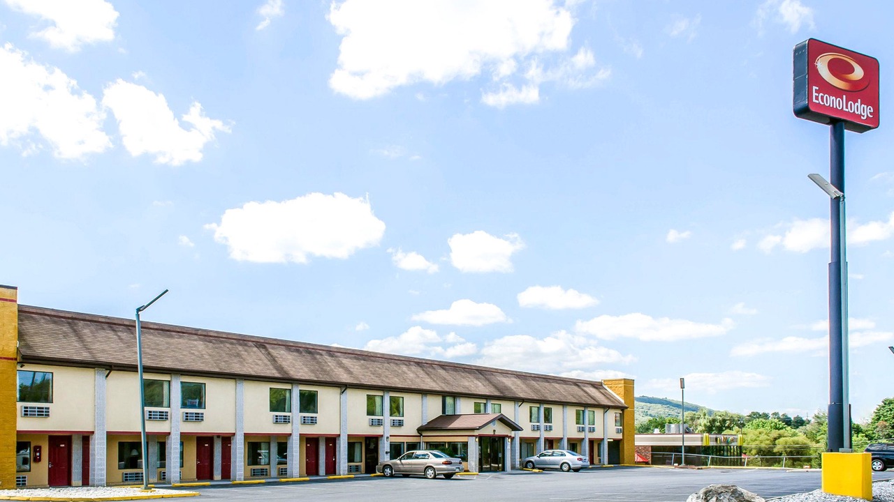 Photo of Buildings in Pine Grove