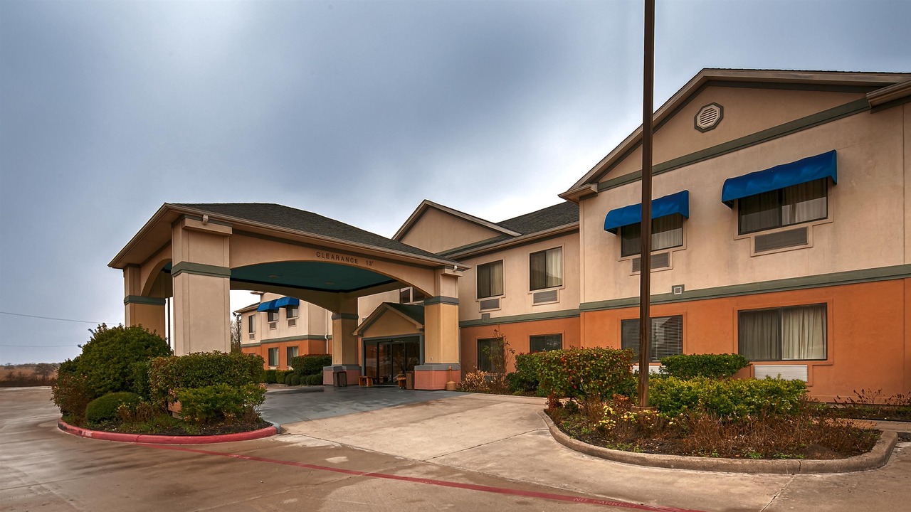 Photo of Buildings in Madisonville