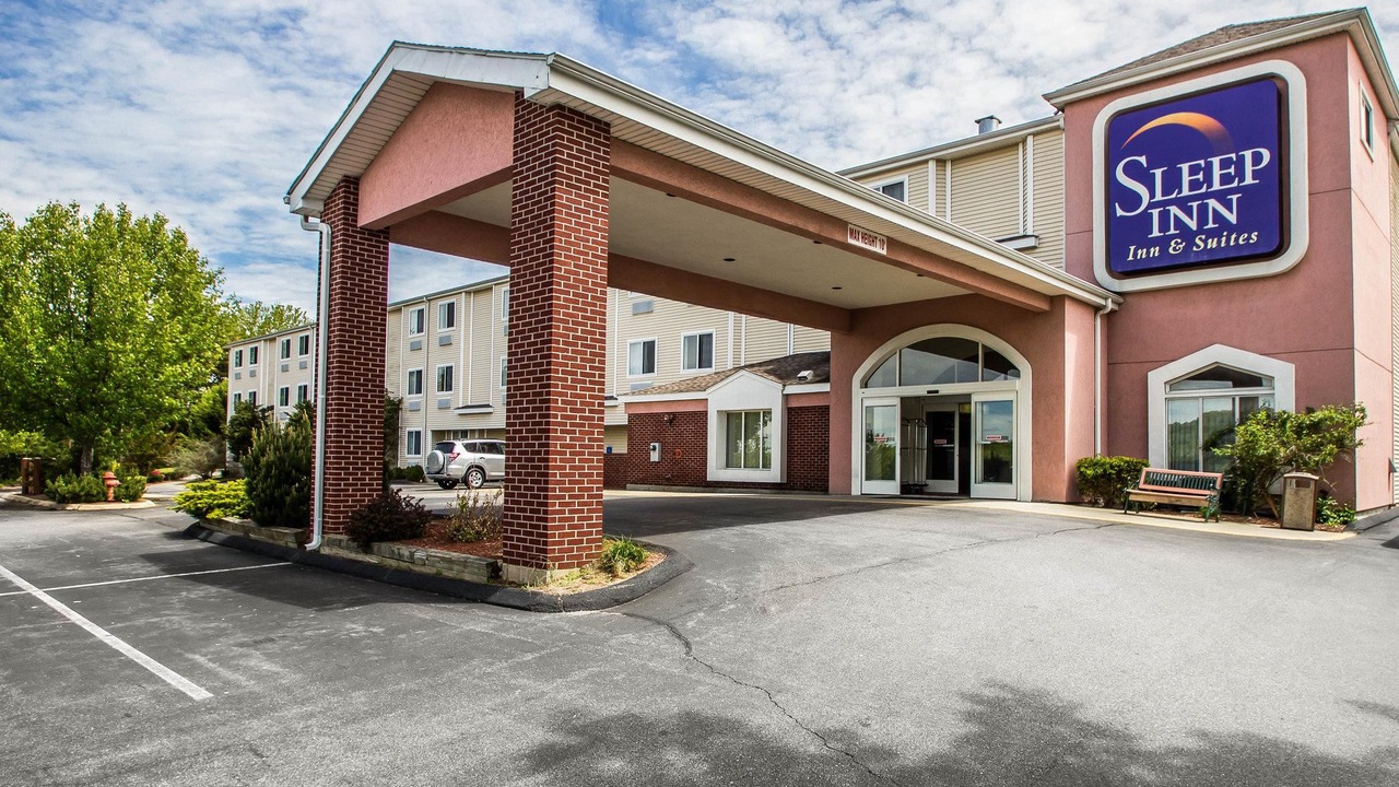 Photo of Buildings in Niantic