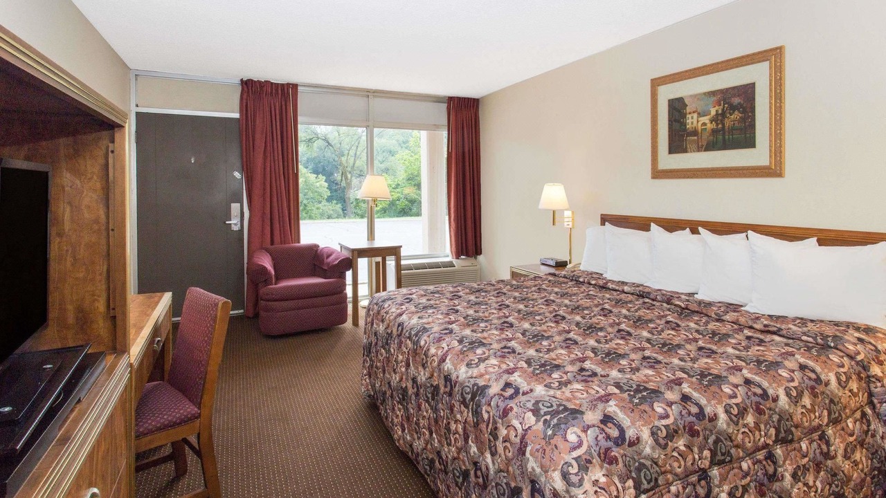 Photo of Bedroom in Dubuque