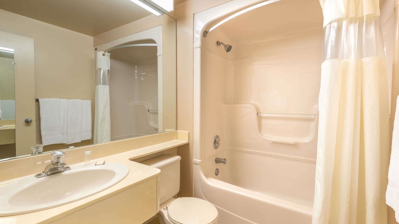 Photo of Bathroom in Tillsonburg