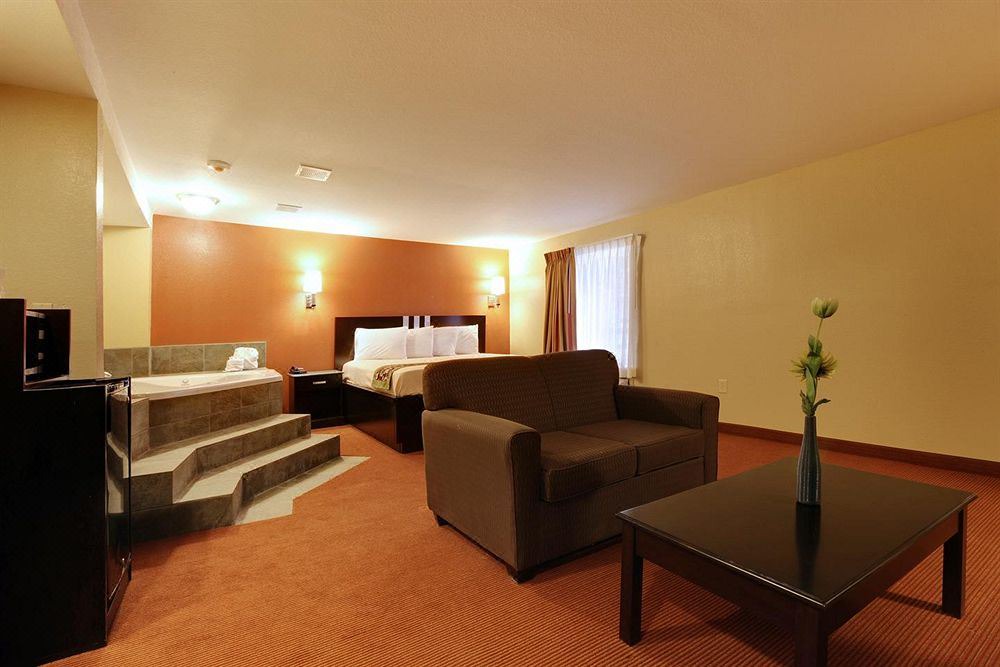 Photo of Livingroom in Caldwell