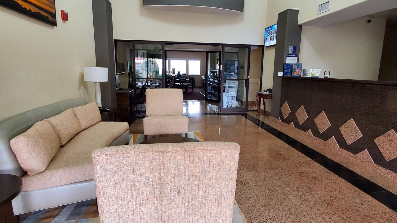 Photo of Livingroom in Madisonville