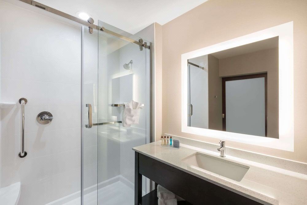 Photo of Bathroom in North by Northwest