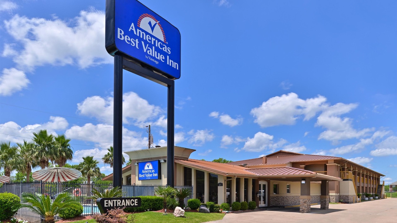 Photo of Buildings in Angleton