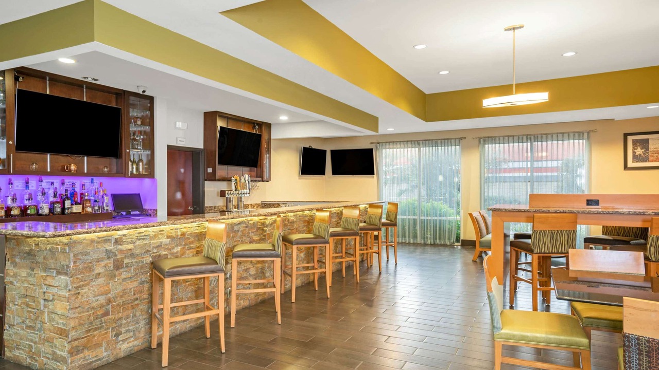 Photo of Livingroom in Willowbrook