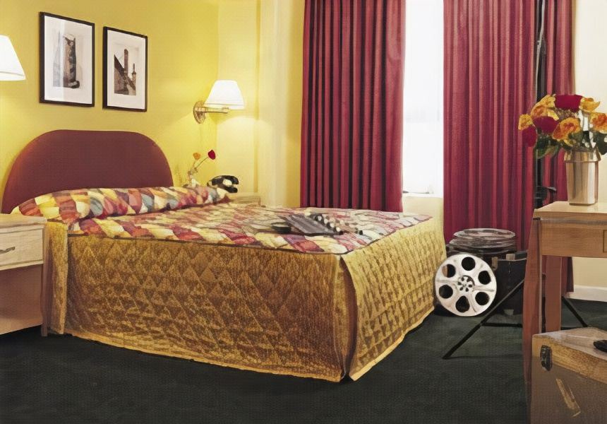 Photo of Bedroom in Villejust