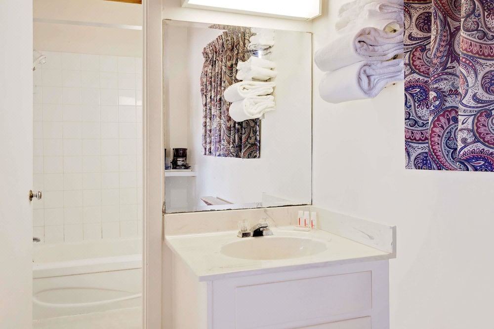 Photo of Bathroom in Gananoque
