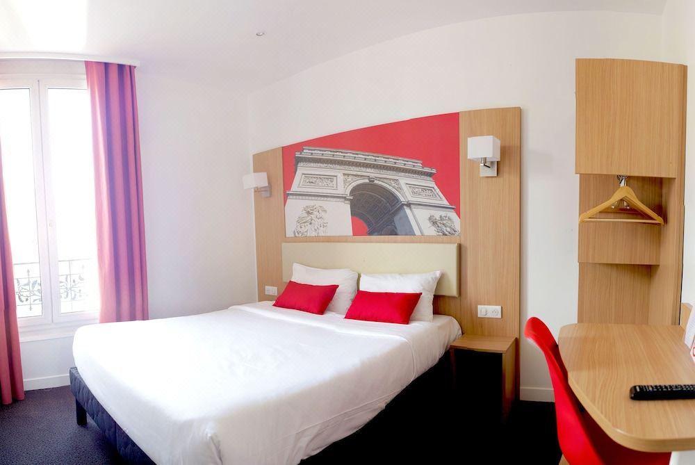 Photo of Bedroom in Prince–Marmottan