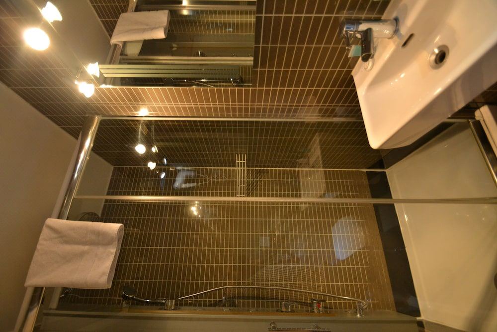 Photo of Bathroom in Lancaster Gate