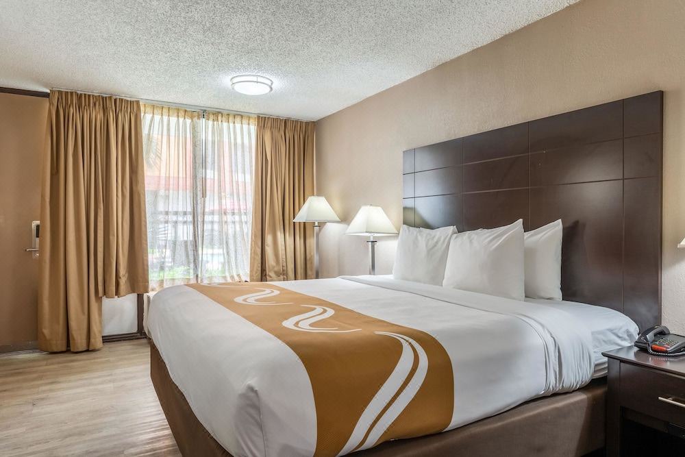 Photo of Bedroom in Pasadena