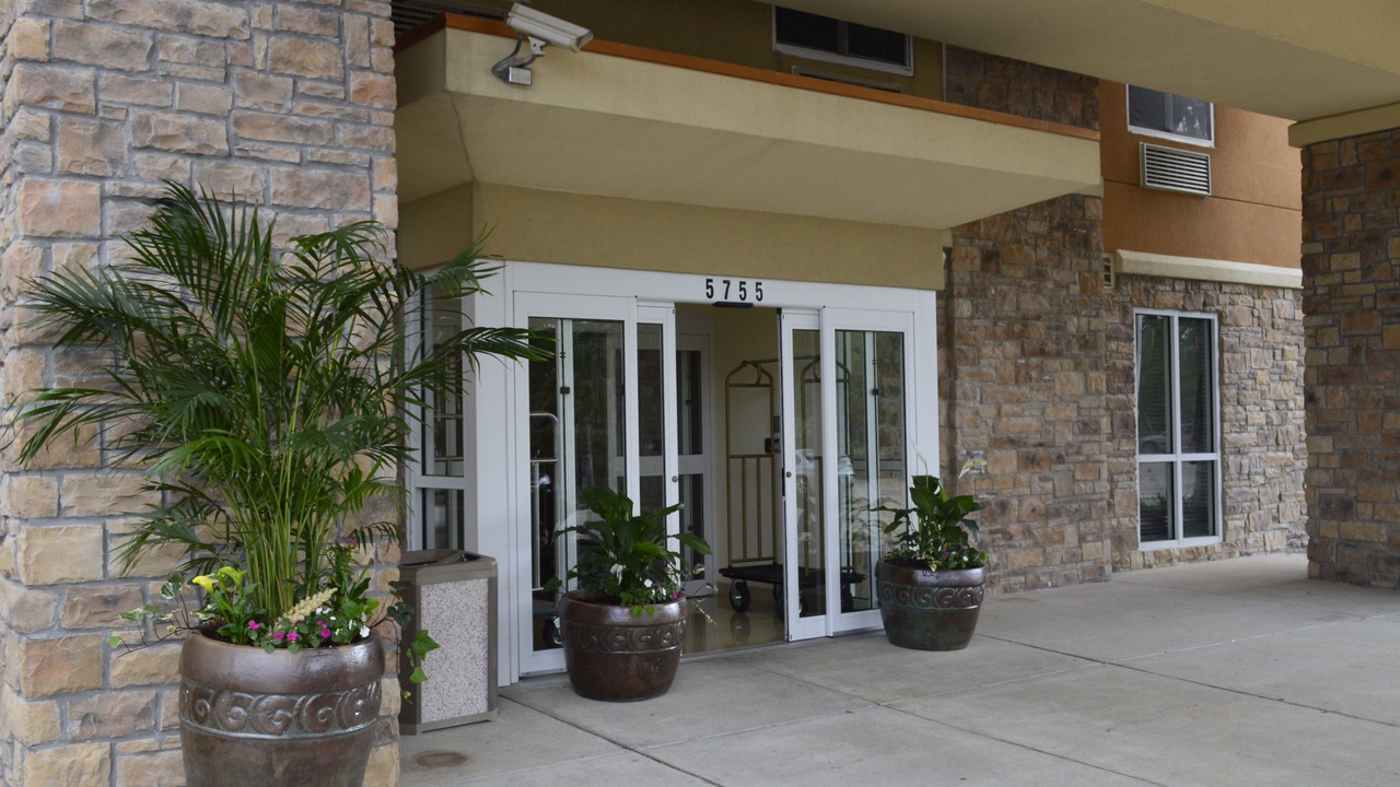 Photo of Buildings in El Lago