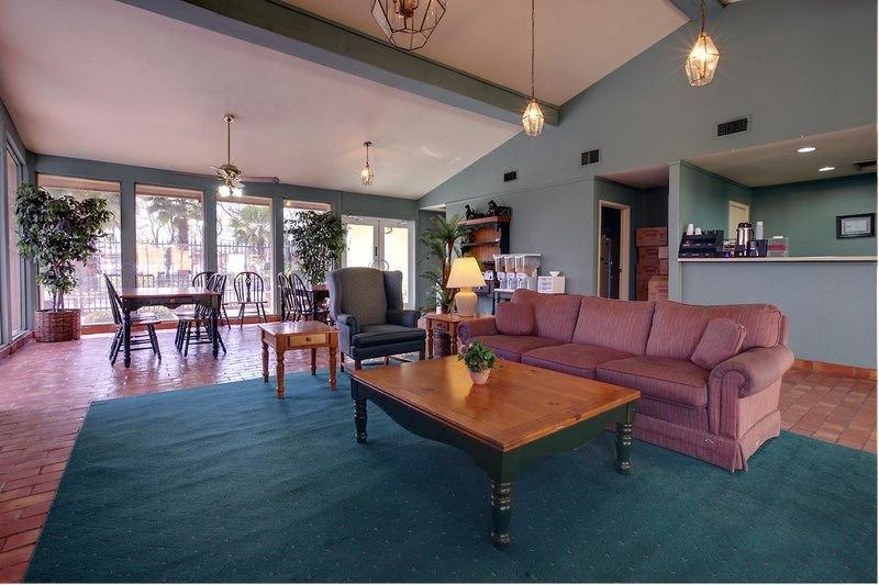 Photo of Livingroom in Angleton