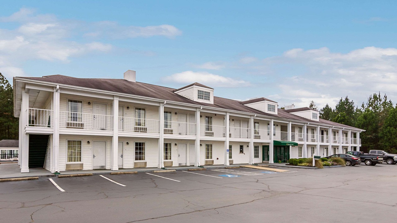 Photo of Buildings in Thomaston