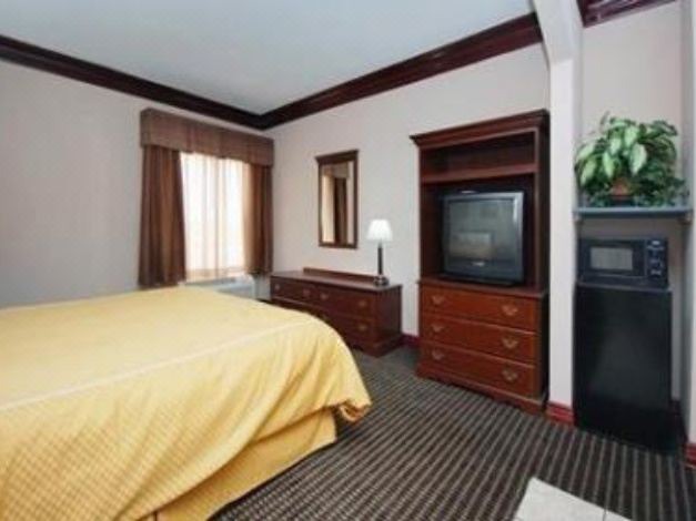 Photo of Bedroom in Lake Jackson