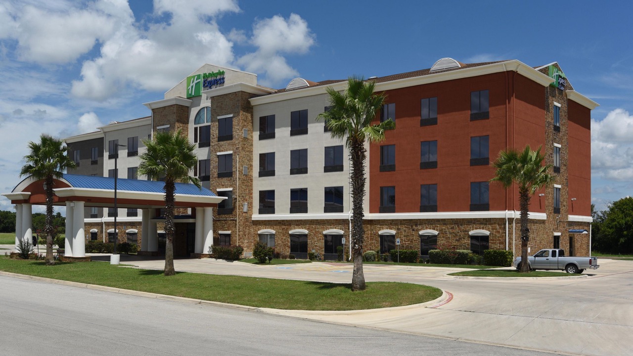 Photo of Buildings in Seguin