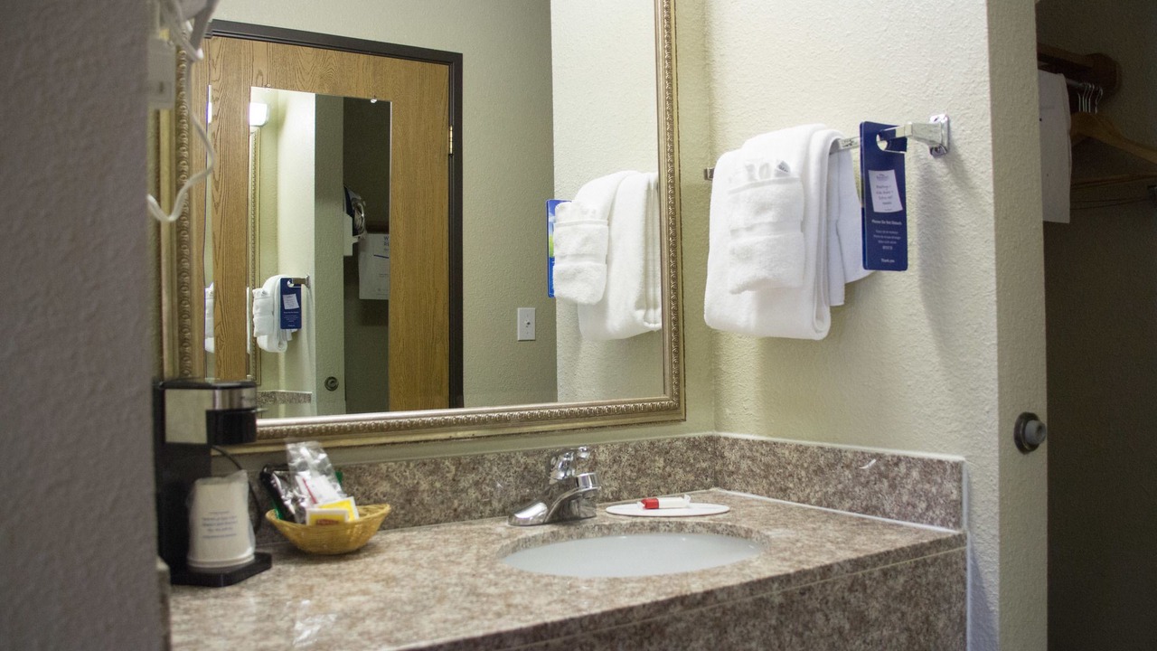 Photo of Bathroom in Yreka